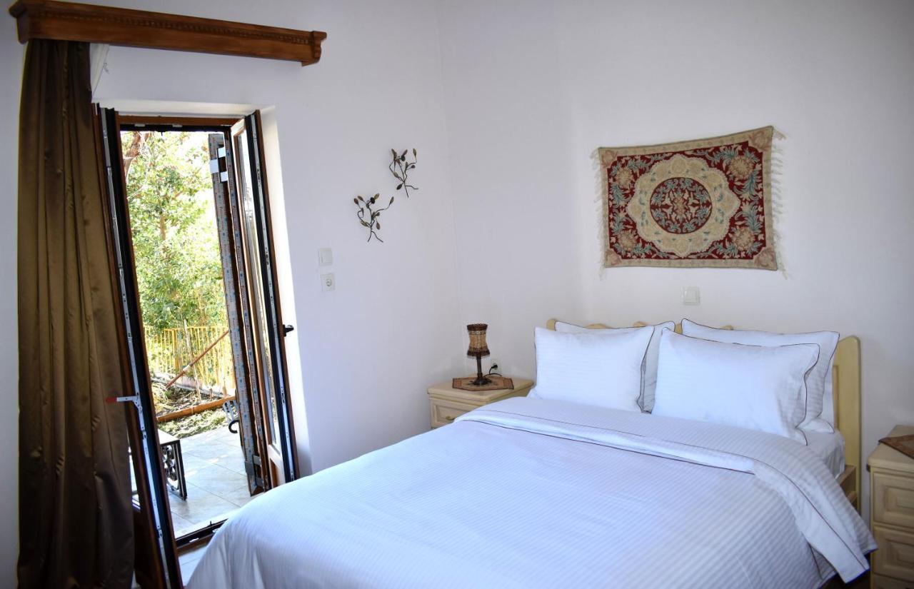 Eufrosini Guesthouse Мецовон Экстерьер фото