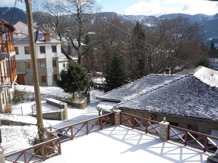 Eufrosini Guesthouse Мецовон Экстерьер фото