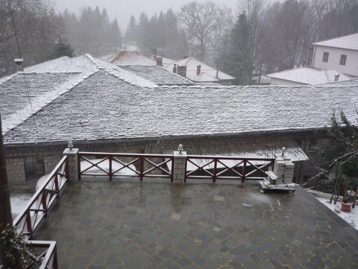 Eufrosini Guesthouse Мецовон Экстерьер фото